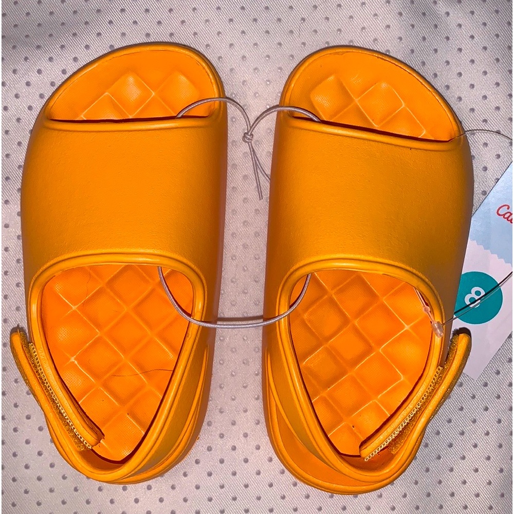 Cat & Jack Slides with Velcro backs Size 8
